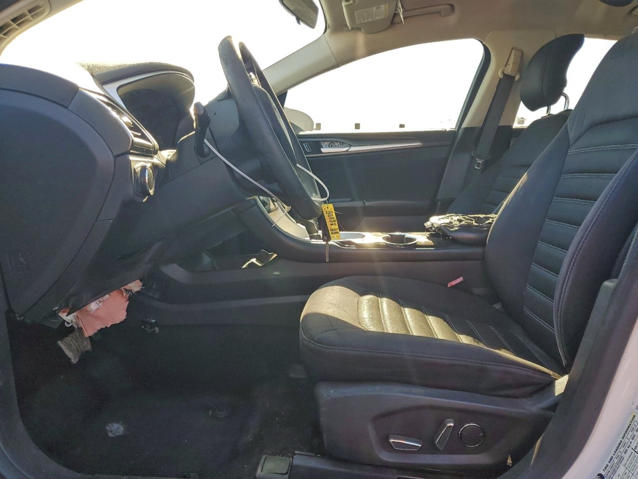 2014 FORD FUSION SE photo 13