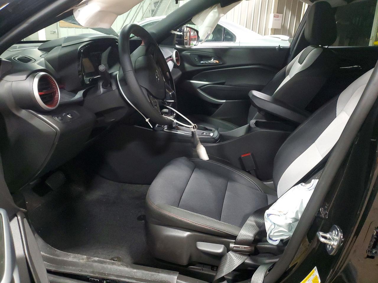2025 CHEVROLET TRAX 1RS photo 13