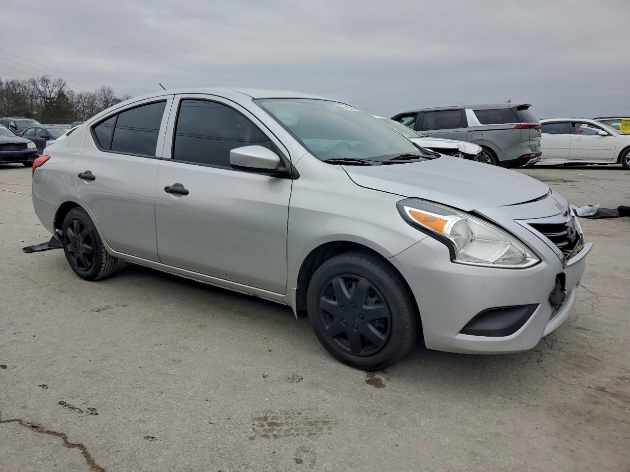 2018 NISSAN VERSA S photo 4