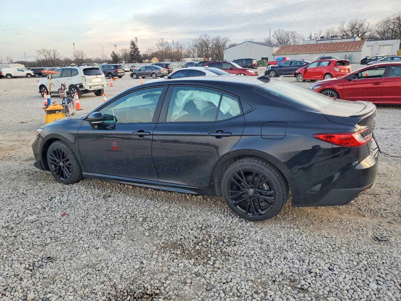 2025 TOYOTA CAMRY SE photo 2