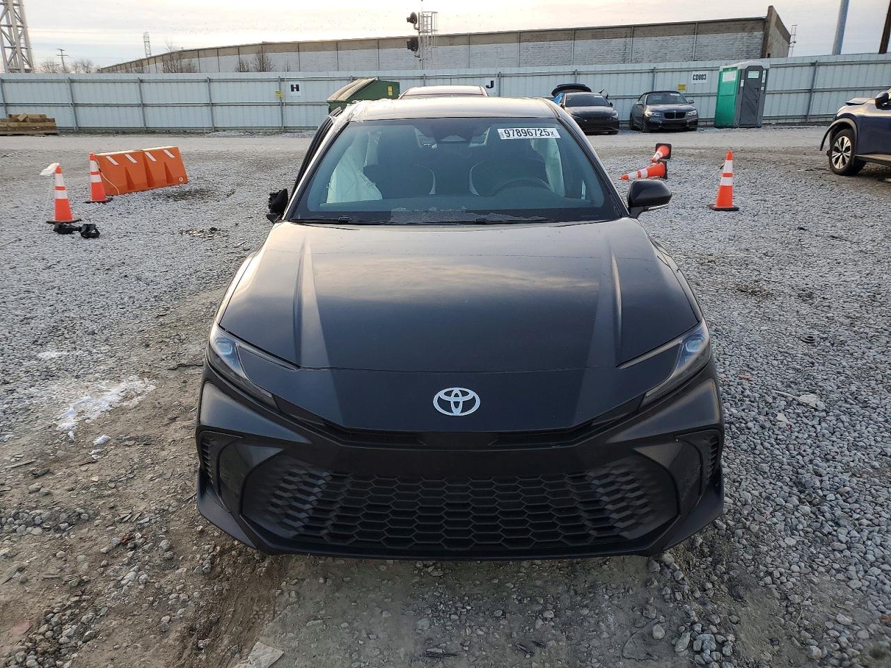 2025 TOYOTA CAMRY SE photo 5