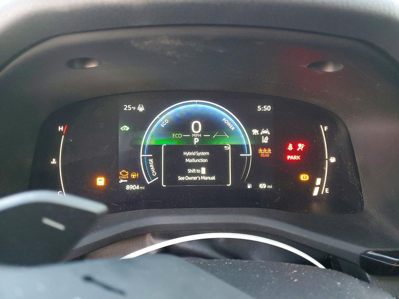 2025 TOYOTA CAMRY SE photo 9