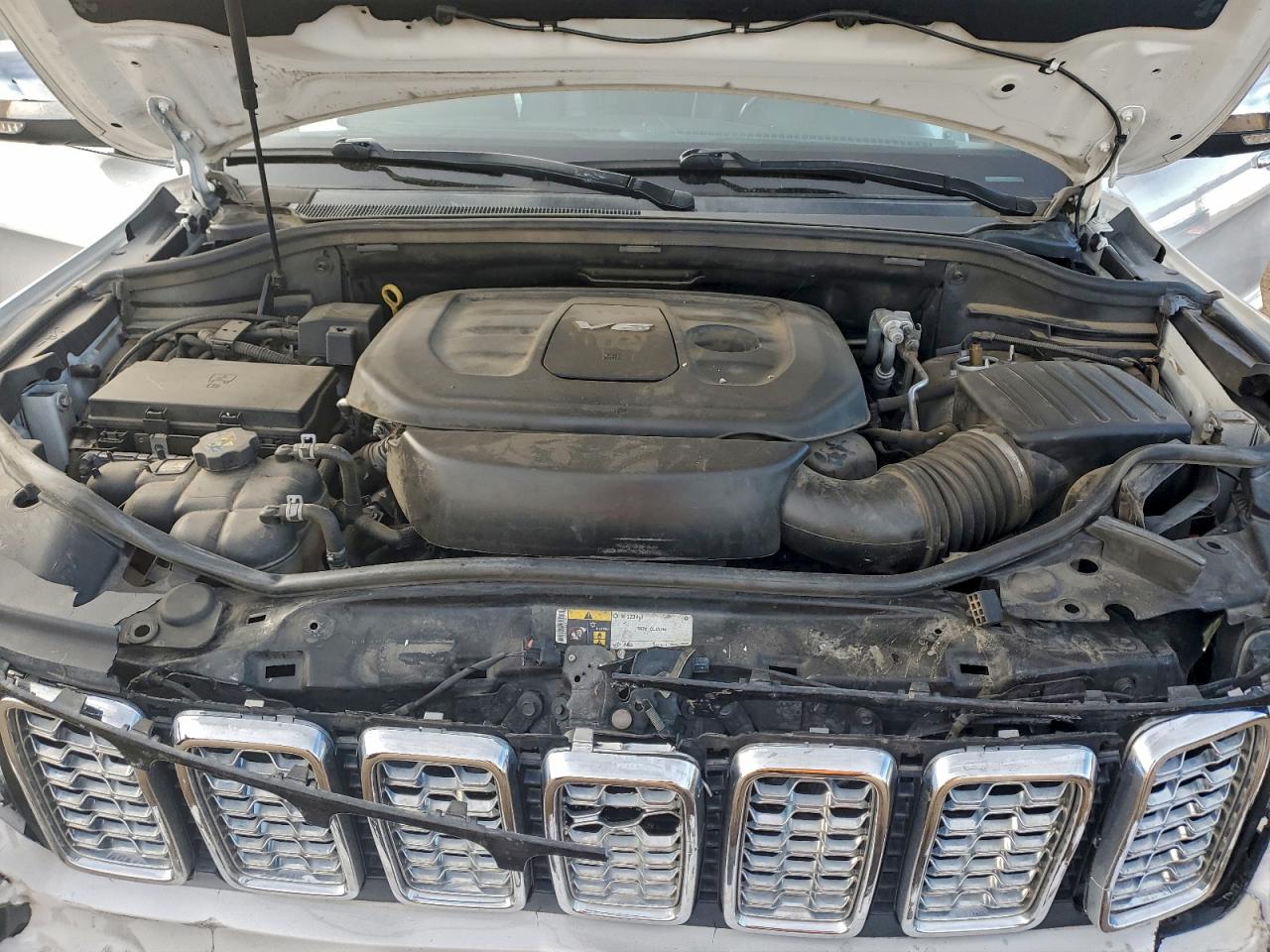 2019 JEEP GRAND CHEROKEE OVERLAND photo 23