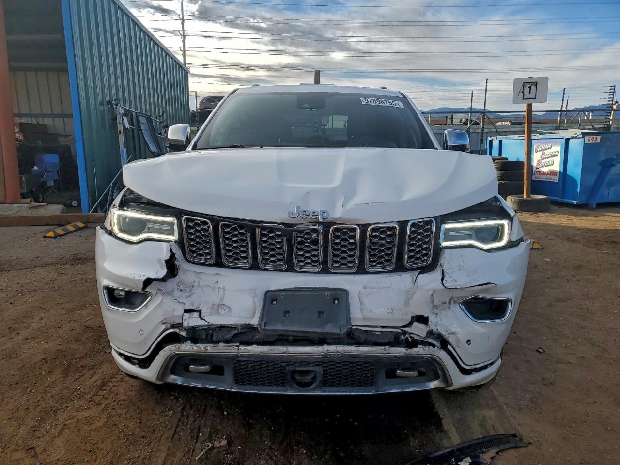 2019 JEEP GRAND CHEROKEE OVERLAND photo 9