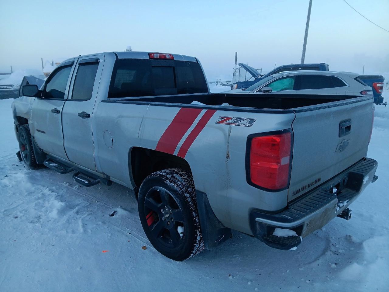 2017 CHEVROLET SILVERADO K1500 LT photo 3