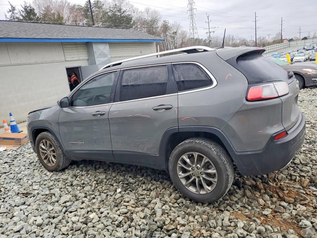 2021 JEEP CHEROKEE LATITUDE LUX photo 3