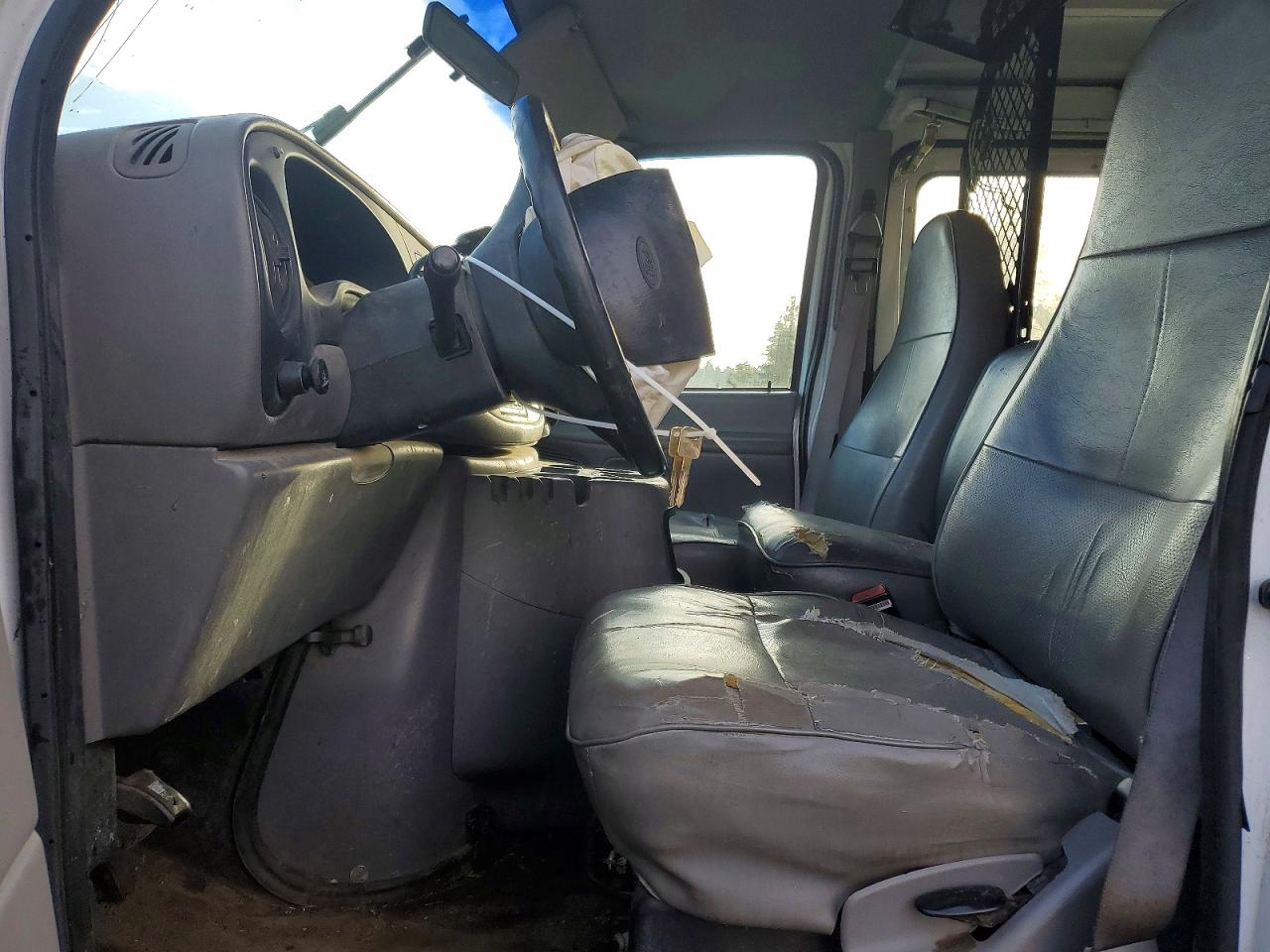 1999 FORD ECONOLINE E250 VAN photo 13