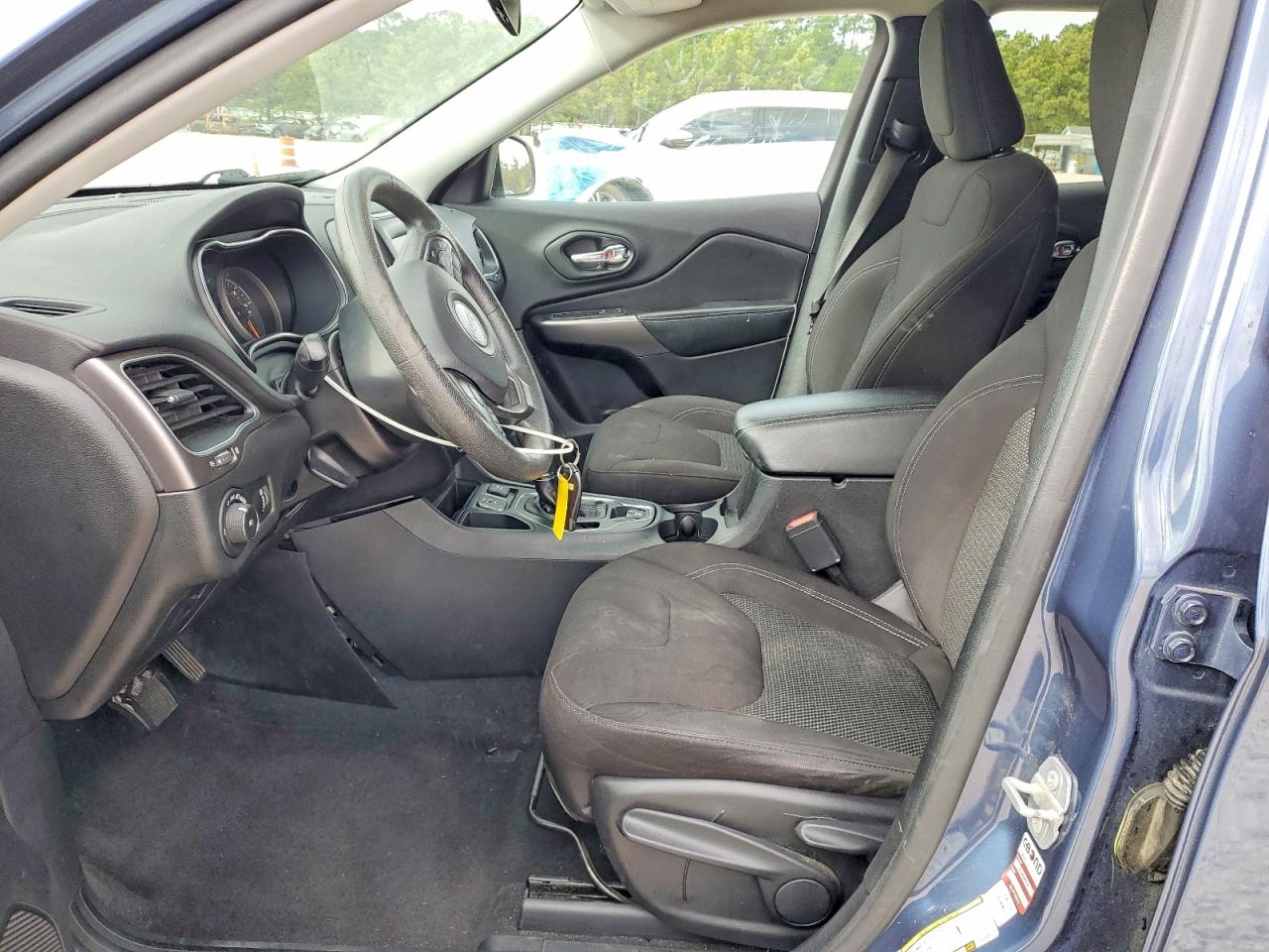 2019 JEEP CHEROKEE LATITUDE photo 13