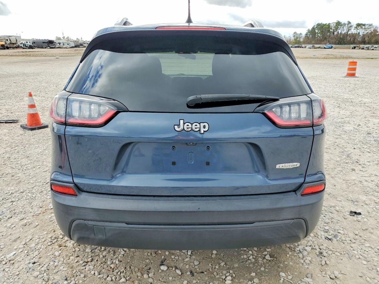2019 JEEP CHEROKEE LATITUDE photo 11