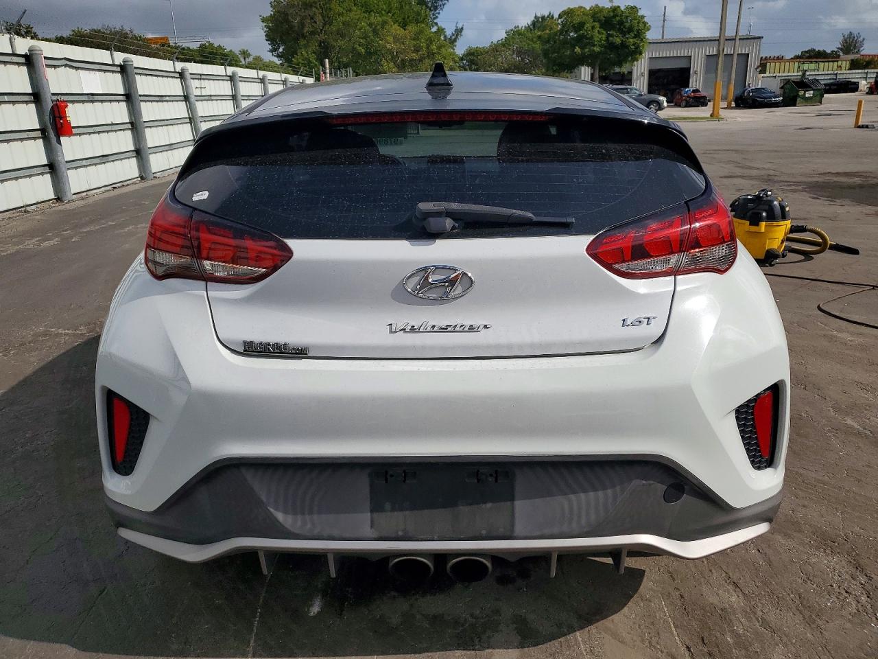 2019 HYUNDAI VELOSTER TURBO photo 6