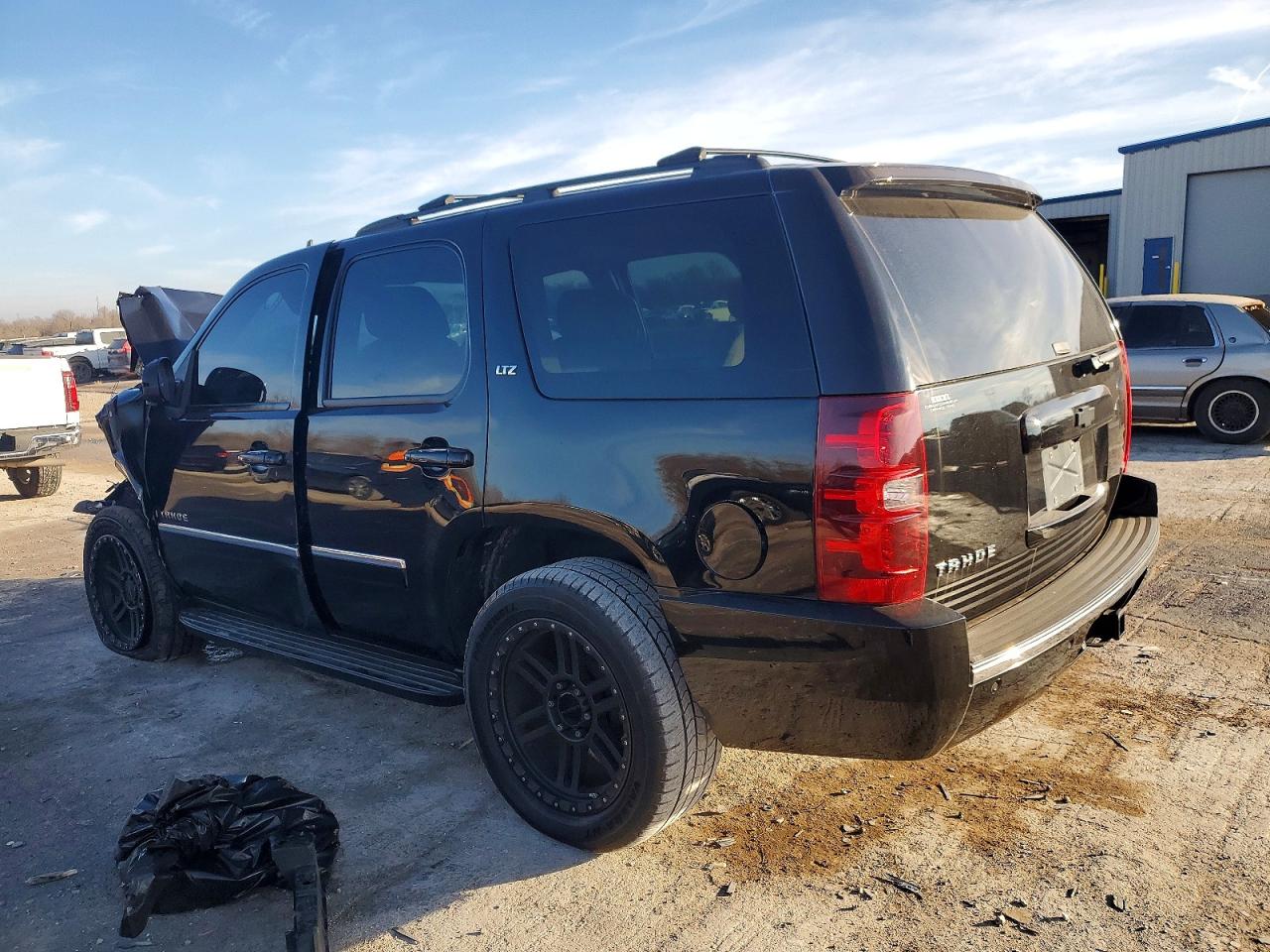 2009 CHEVROLET TAHOE C1500 LTZ photo 3