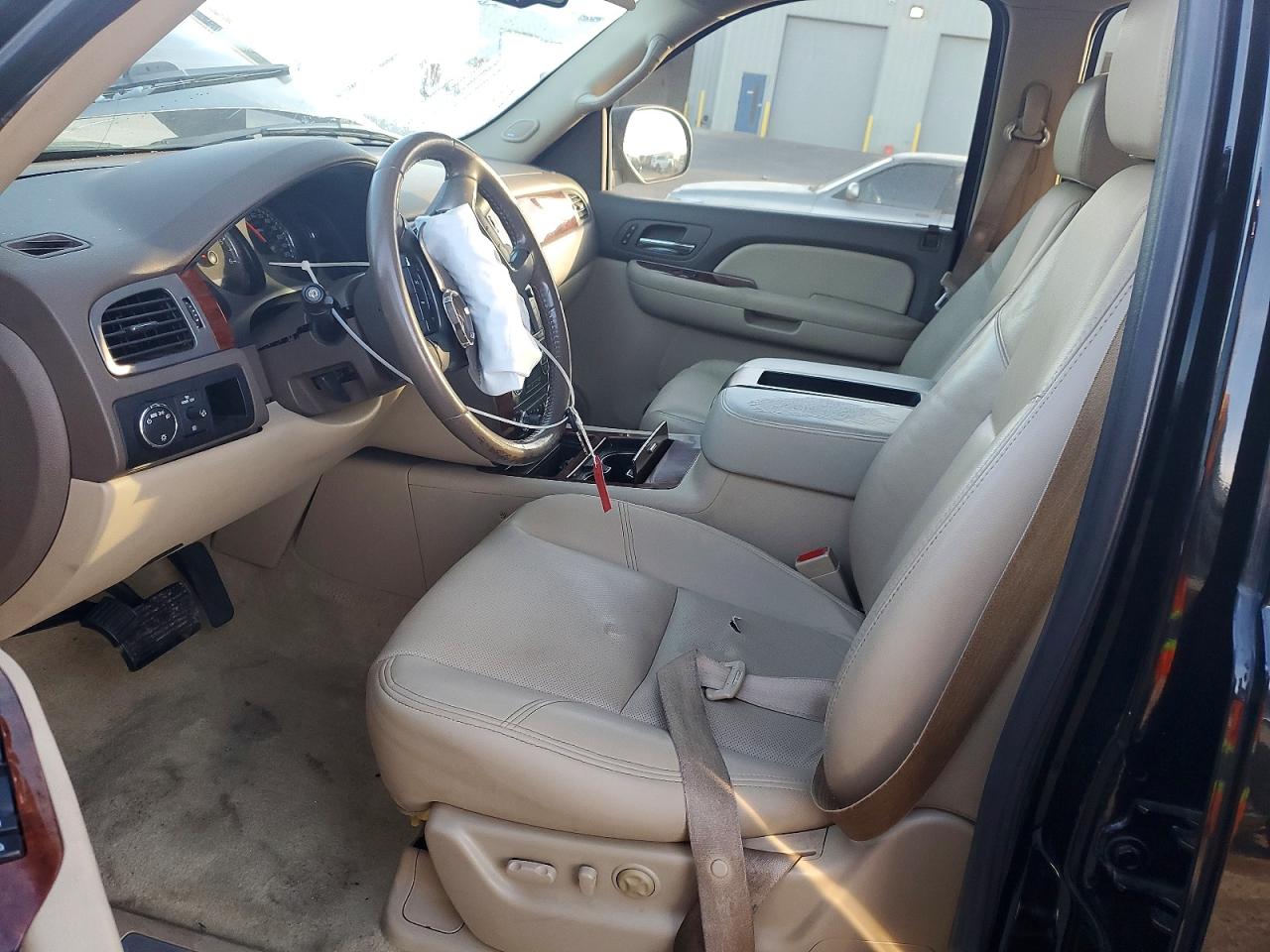 2009 CHEVROLET TAHOE C1500 LTZ photo 13