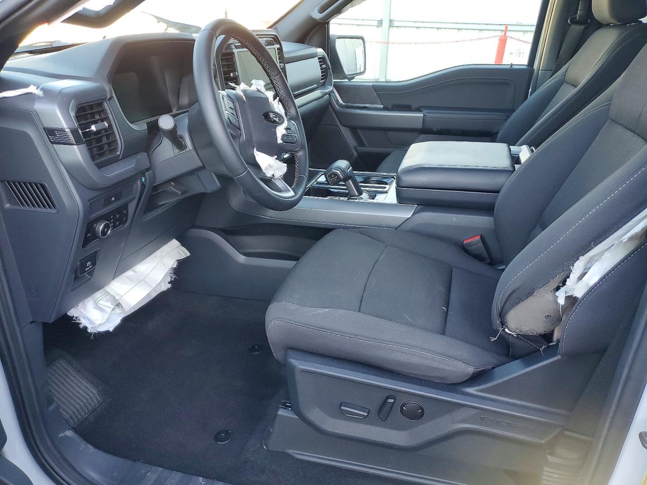 2025 FORD F150 XLT photo 13