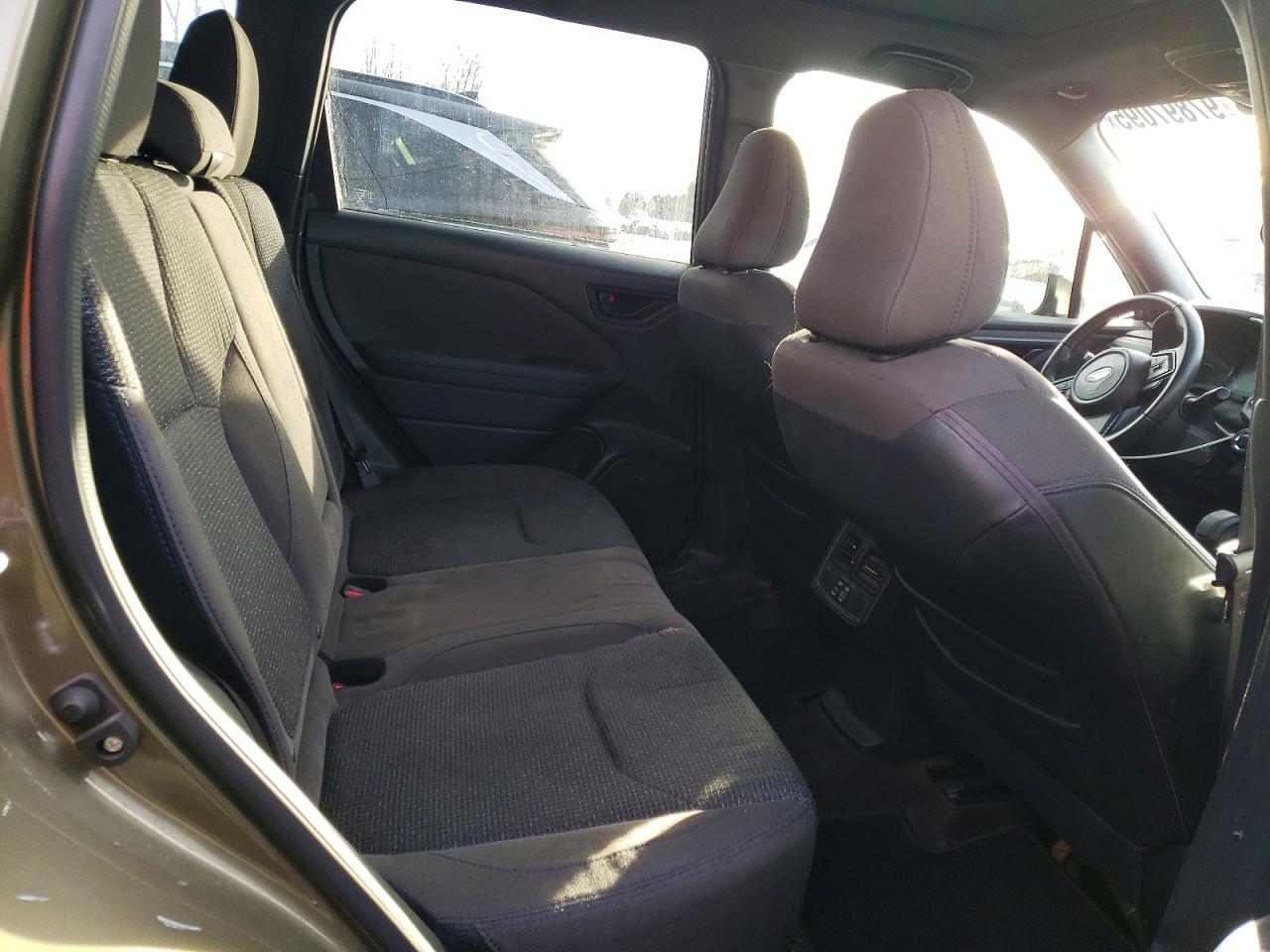 2025 SUBARU FORESTER PREMIUM photo 28
