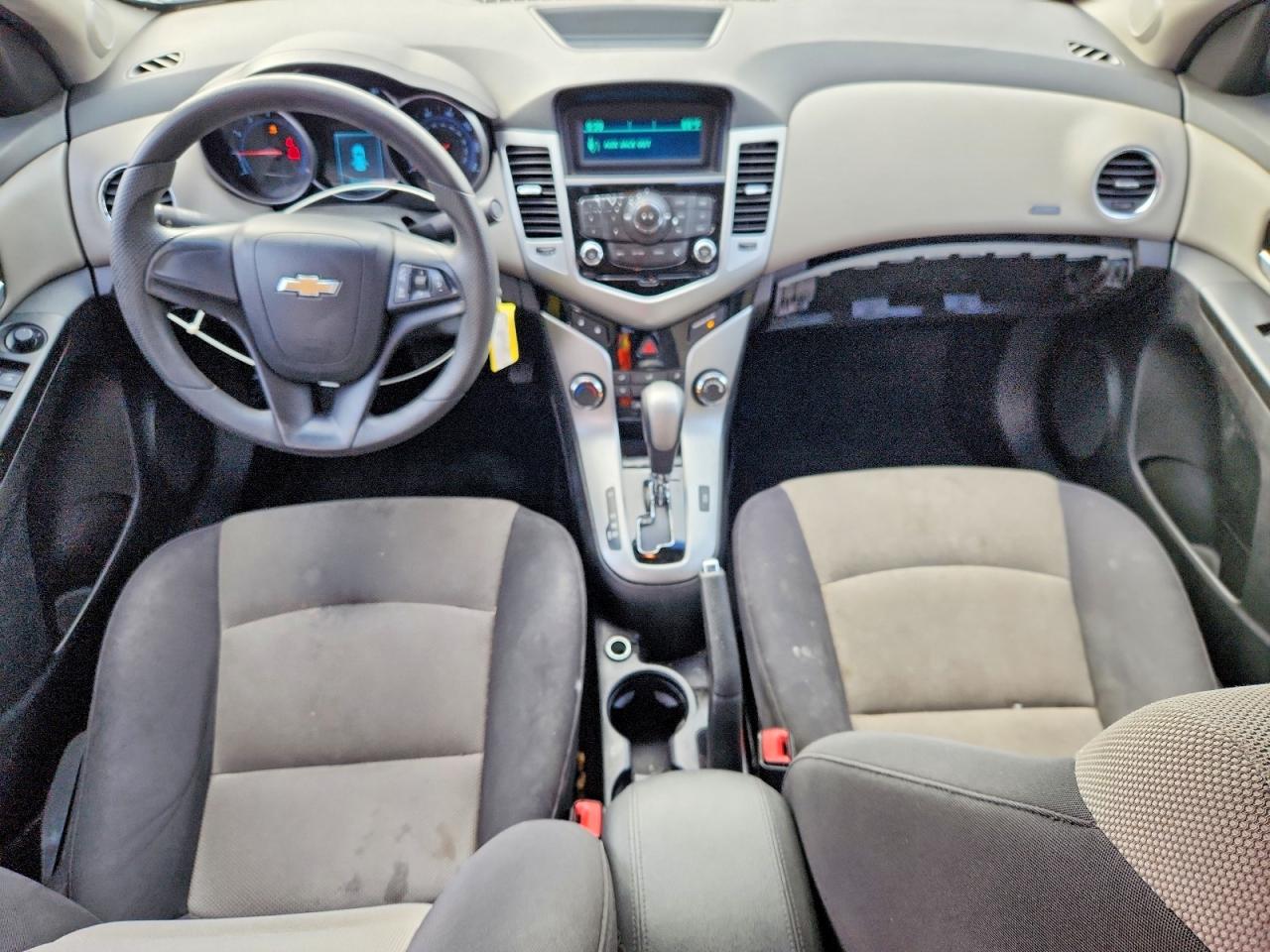 2014 CHEVROLET CRUZE LS photo 8
