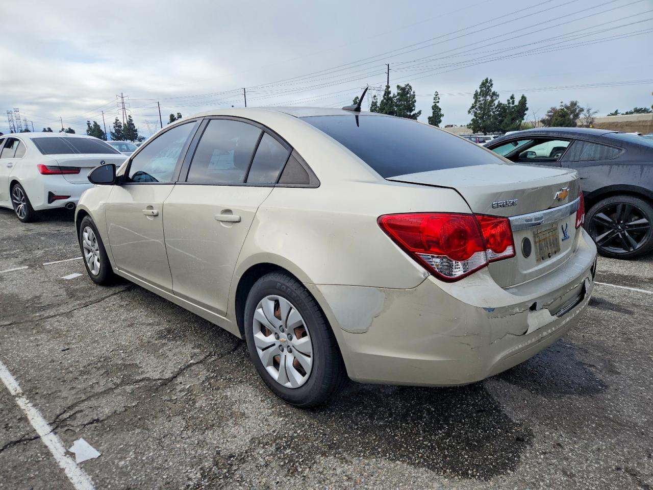 2014 CHEVROLET CRUZE LS photo 2