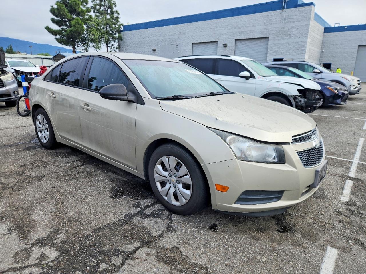 2014 CHEVROLET CRUZE LS photo 4