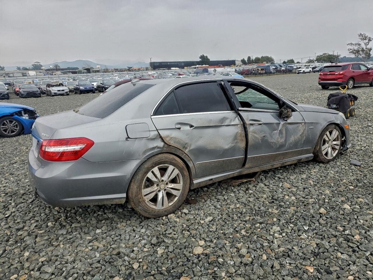 2011 MERCEDES-BENZ E 350 BLUETEC photo 3
