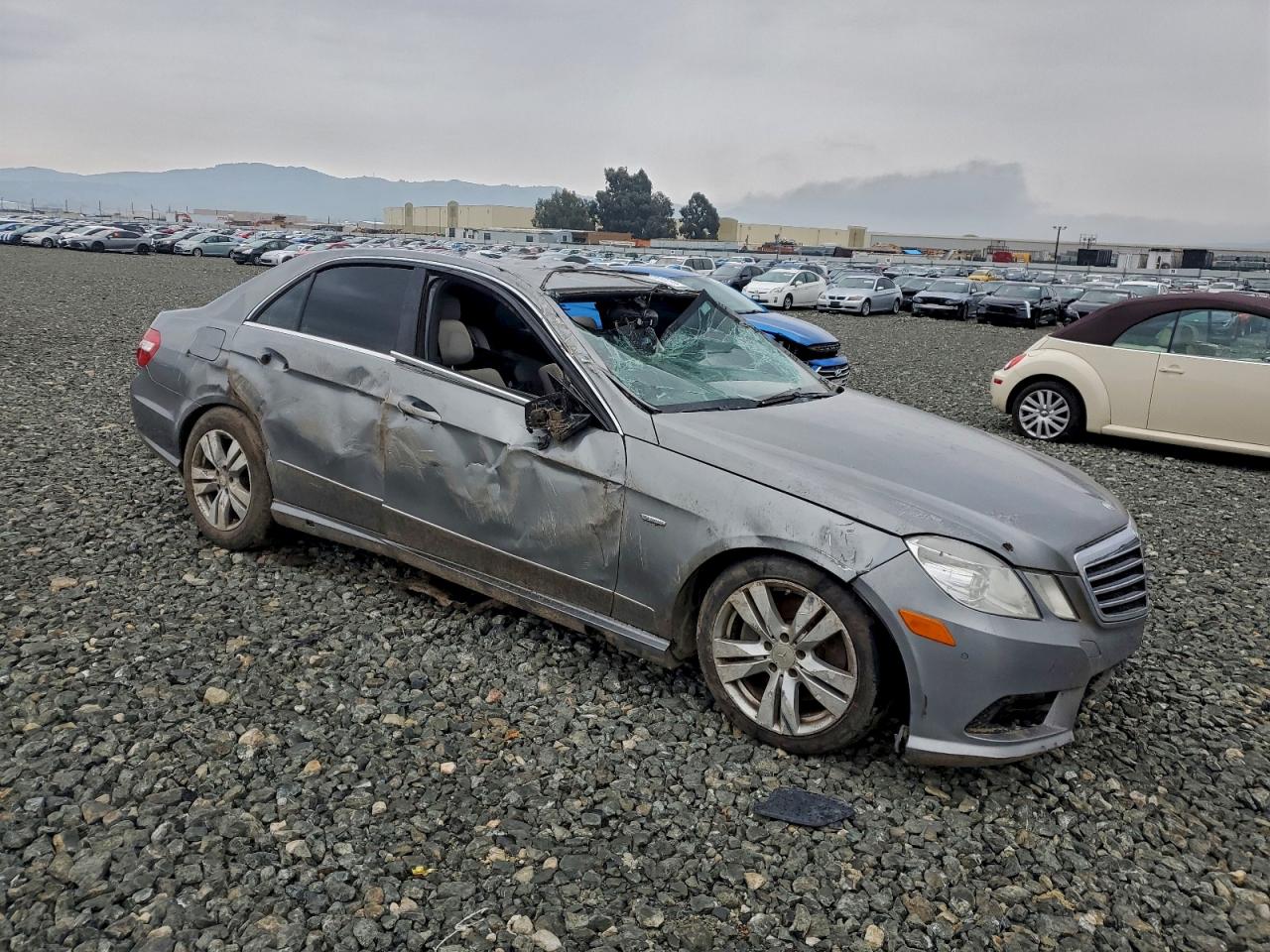 2011 MERCEDES-BENZ E 350 BLUETEC photo 4