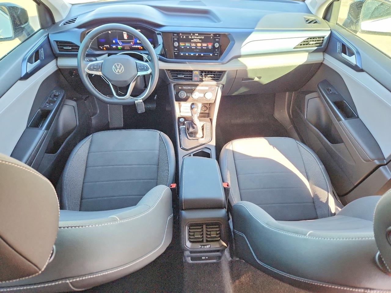 2024 VOLKSWAGEN TAOS SE photo 8