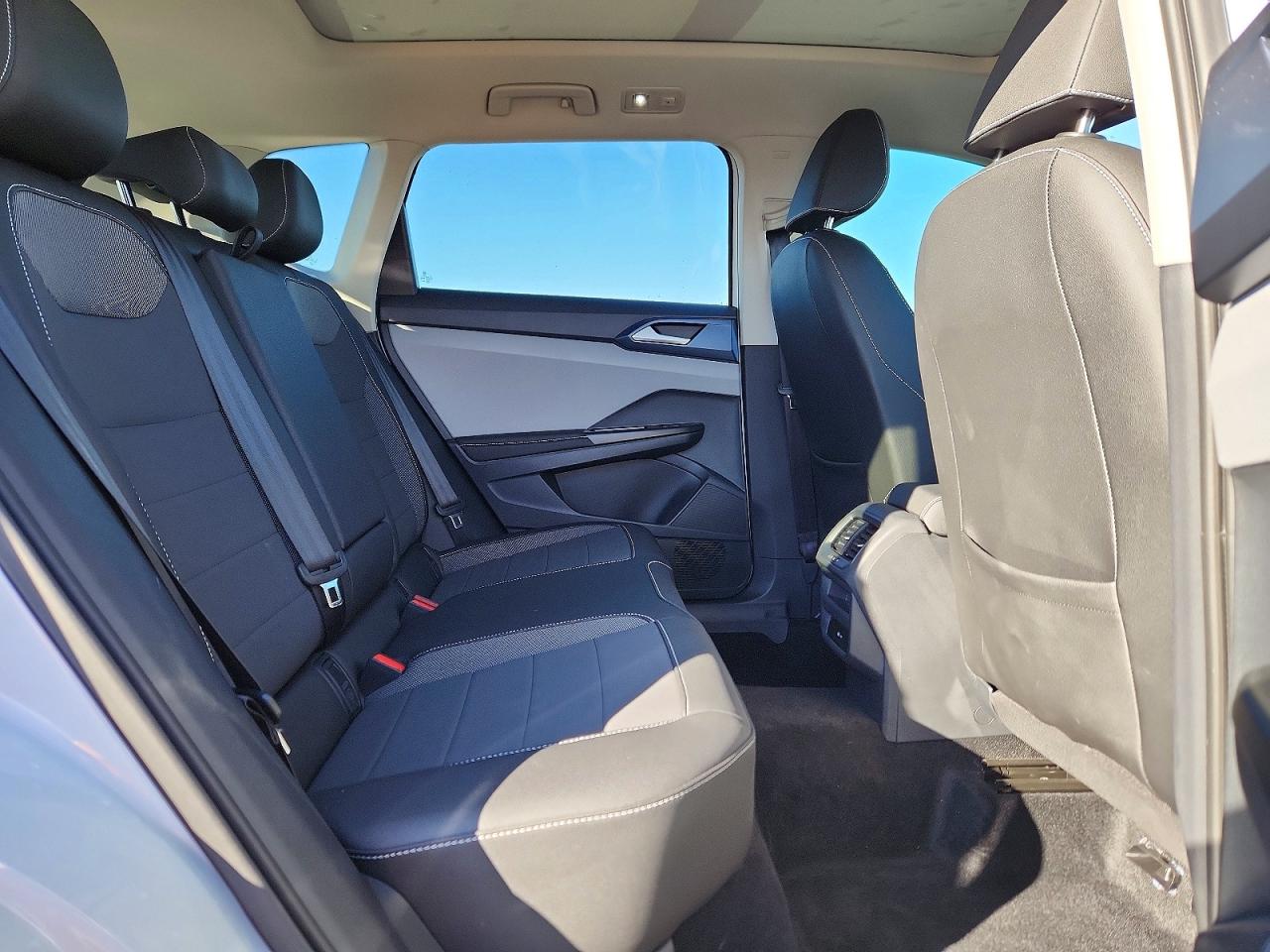 2024 VOLKSWAGEN TAOS SE photo 10