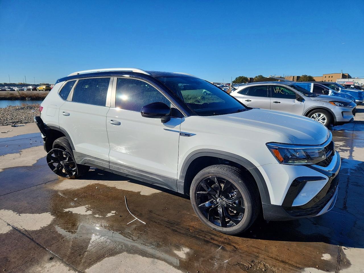 2024 VOLKSWAGEN TAOS SE photo 4