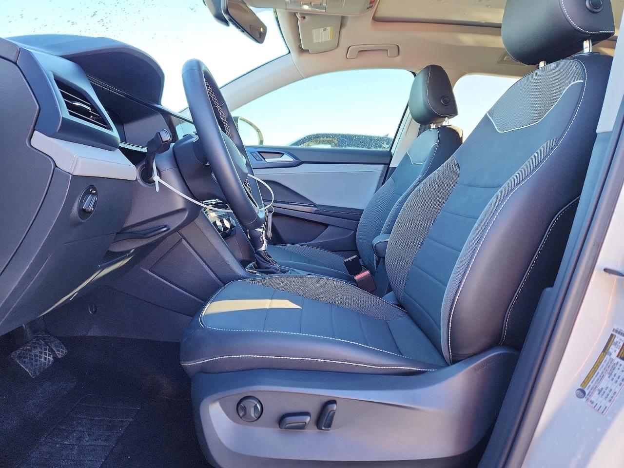 2024 VOLKSWAGEN TAOS SE photo 7