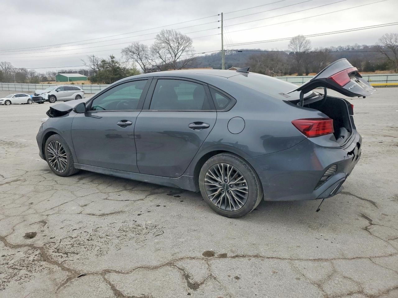 2023 KIA FORTE GT LINE photo 3