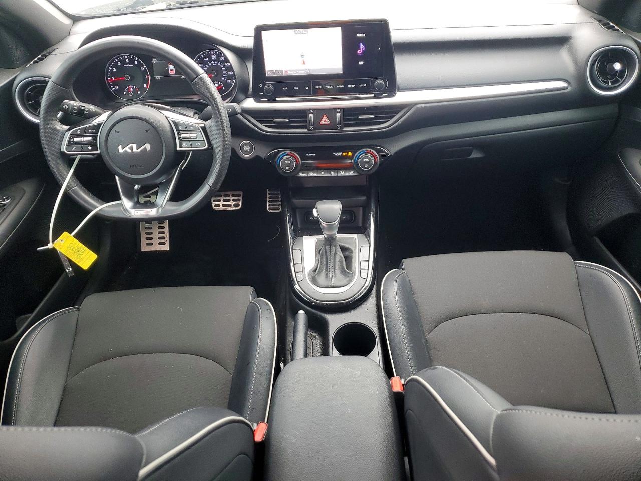 2023 KIA FORTE GT LINE photo 15