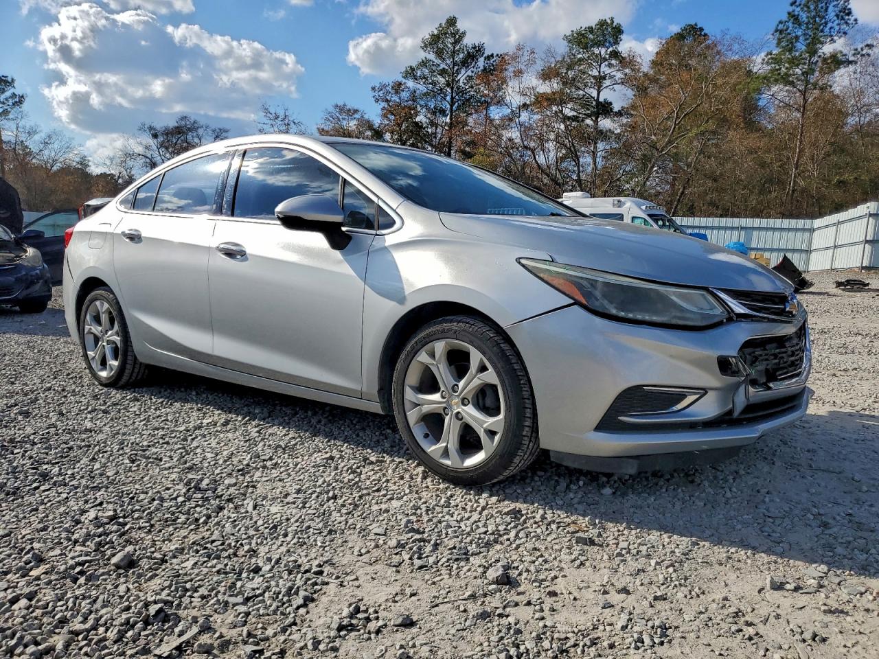 2017 CHEVROLET CRUZE PREMIER photo 4