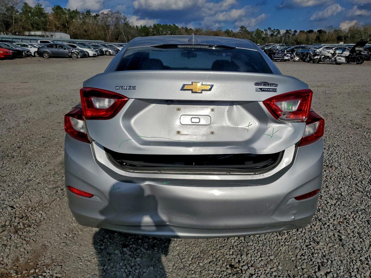 2017 CHEVROLET CRUZE PREMIER photo 6