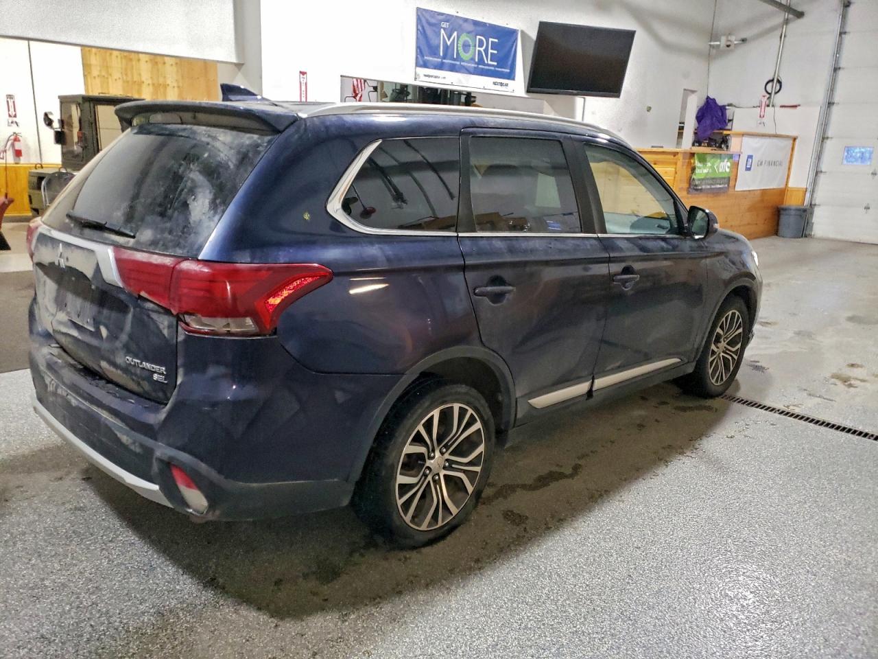 2018 MITSUBISHI OUTLANDER SE photo 9