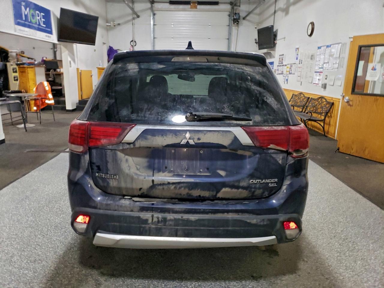 2018 MITSUBISHI OUTLANDER SE photo 21