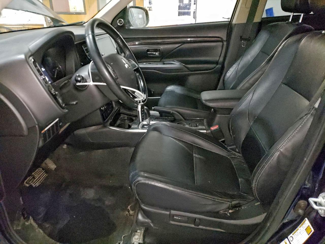 2018 MITSUBISHI OUTLANDER SE photo 25