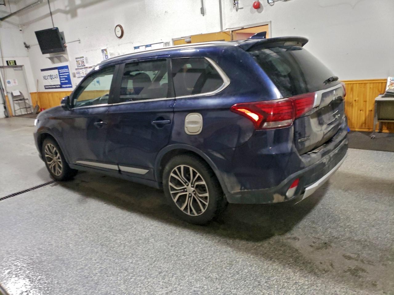 2018 MITSUBISHI OUTLANDER SE photo 5