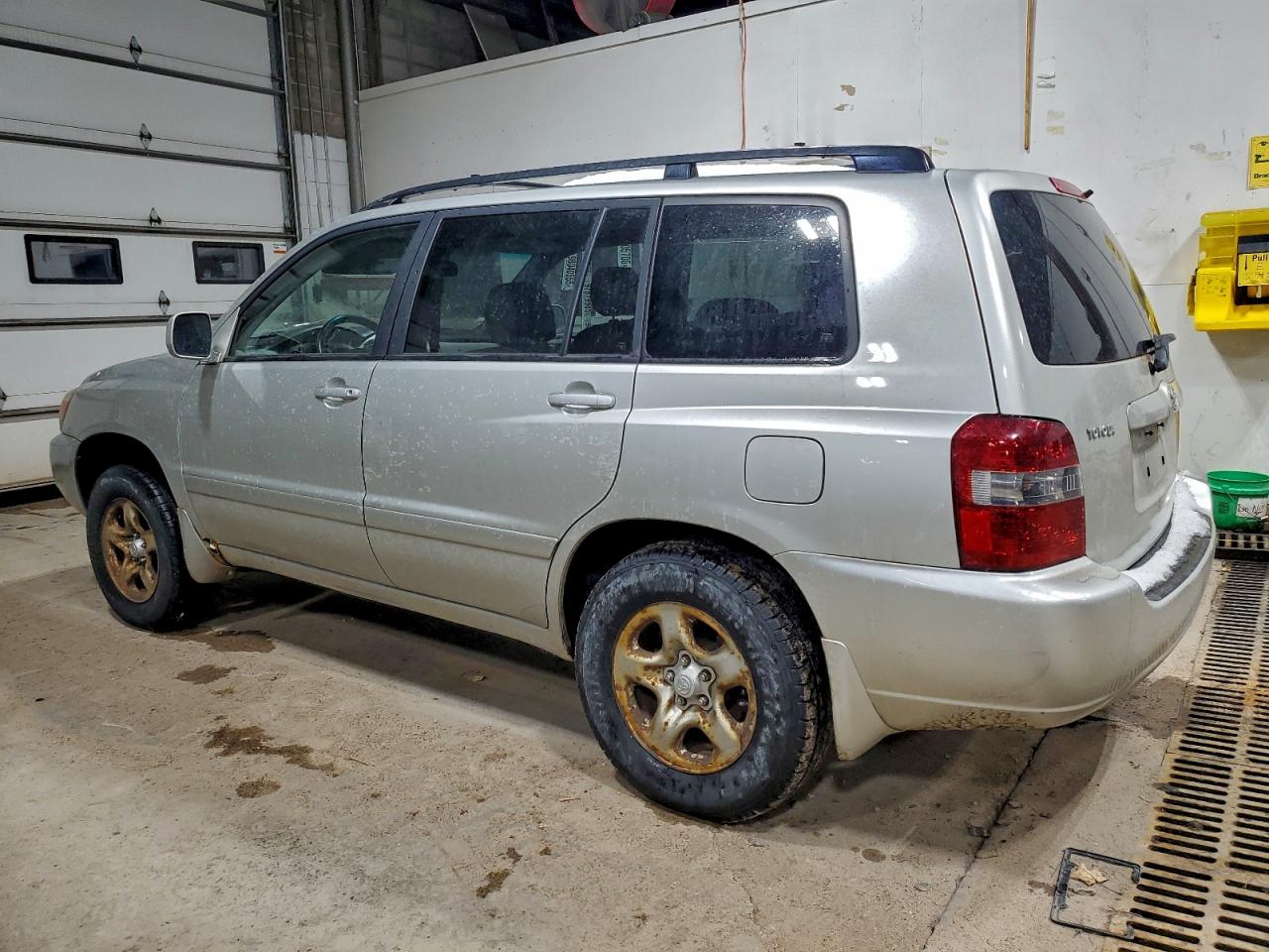 2005 TOYOTA HIGHLANDER photo 3