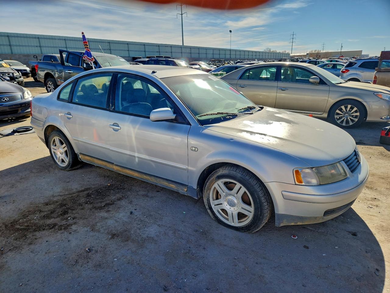 2002 VOLKSWAGEN PASSAT GLX photo 4