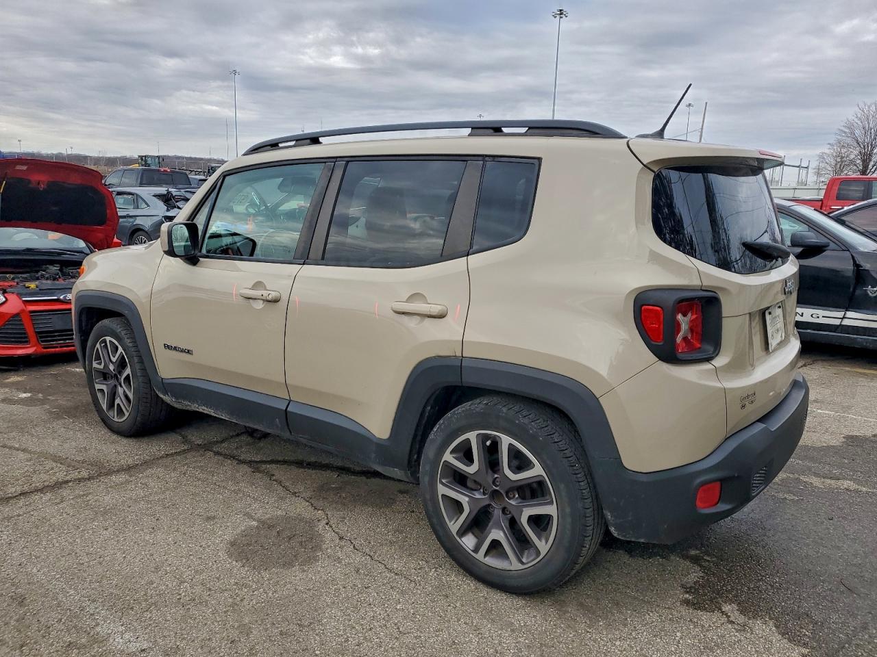2015 JEEP RENEGADE LATITUDE photo 3