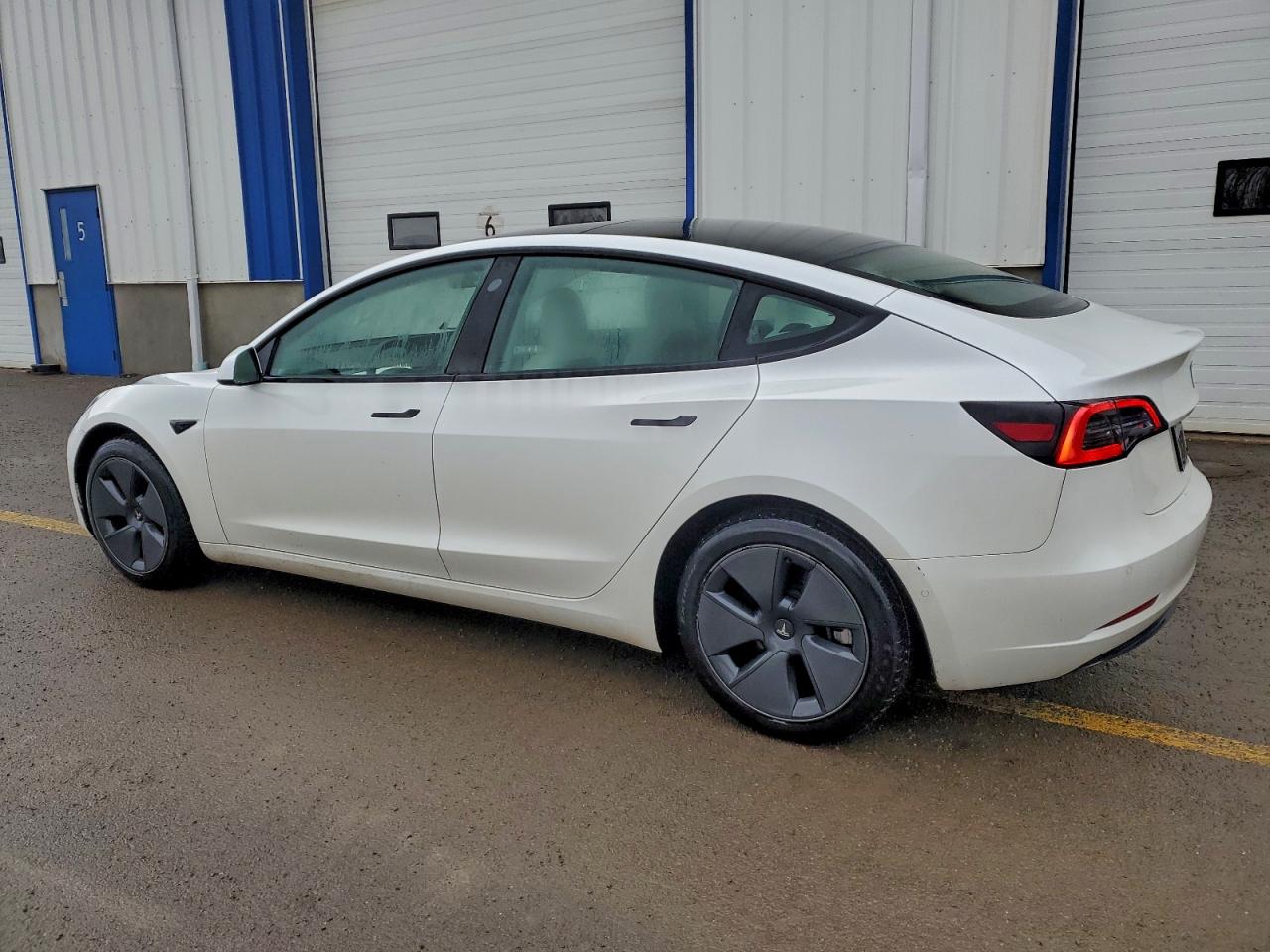 2022 TESLA MODEL 3 photo 2