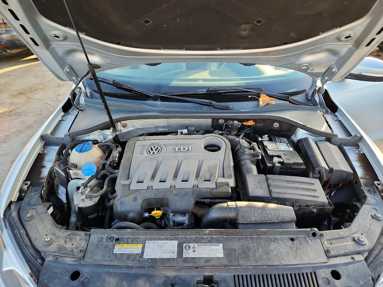 2014 VOLKSWAGEN PASSAT SE photo 11