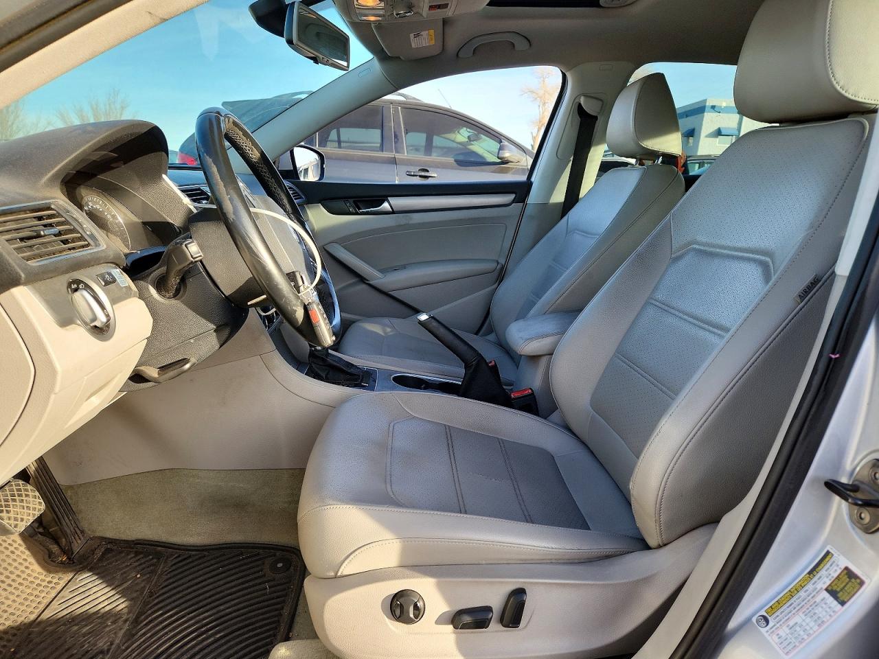 2014 VOLKSWAGEN PASSAT SE photo 7
