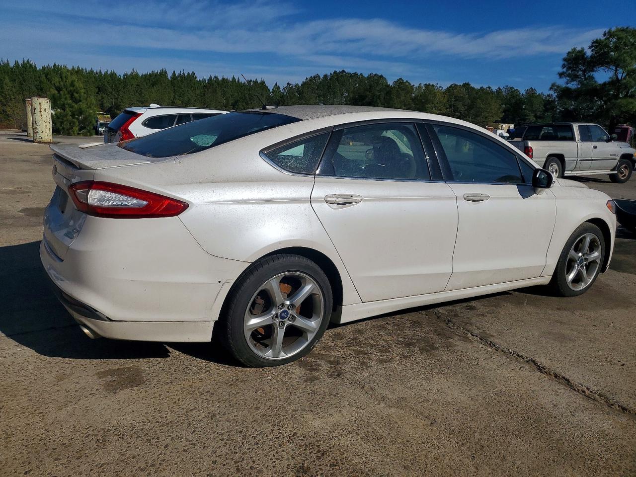 2015 FORD FUSION SE photo 3