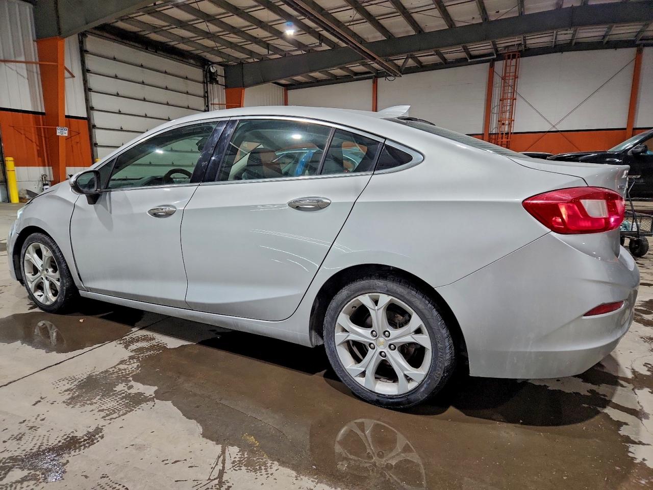 2017 CHEVROLET CRUZE PREMIER photo 3