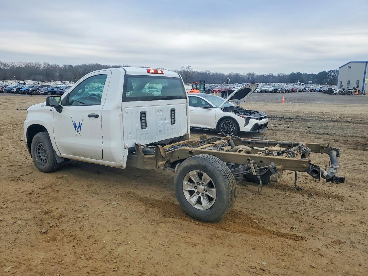 2021 CHEVROLET SILVERADO C1500 photo 2
