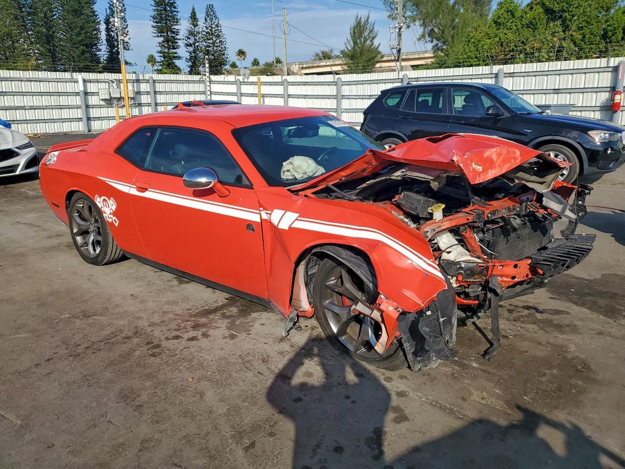 2016 DODGE CHALLENGER SXT photo 10