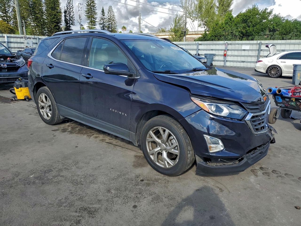 2020 CHEVROLET EQUINOX LT photo 4