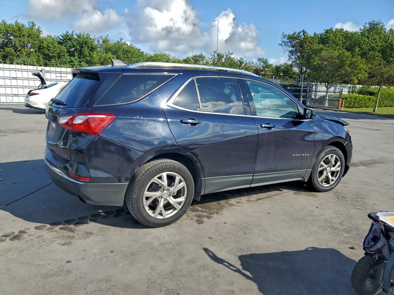 2020 CHEVROLET EQUINOX LT photo 3