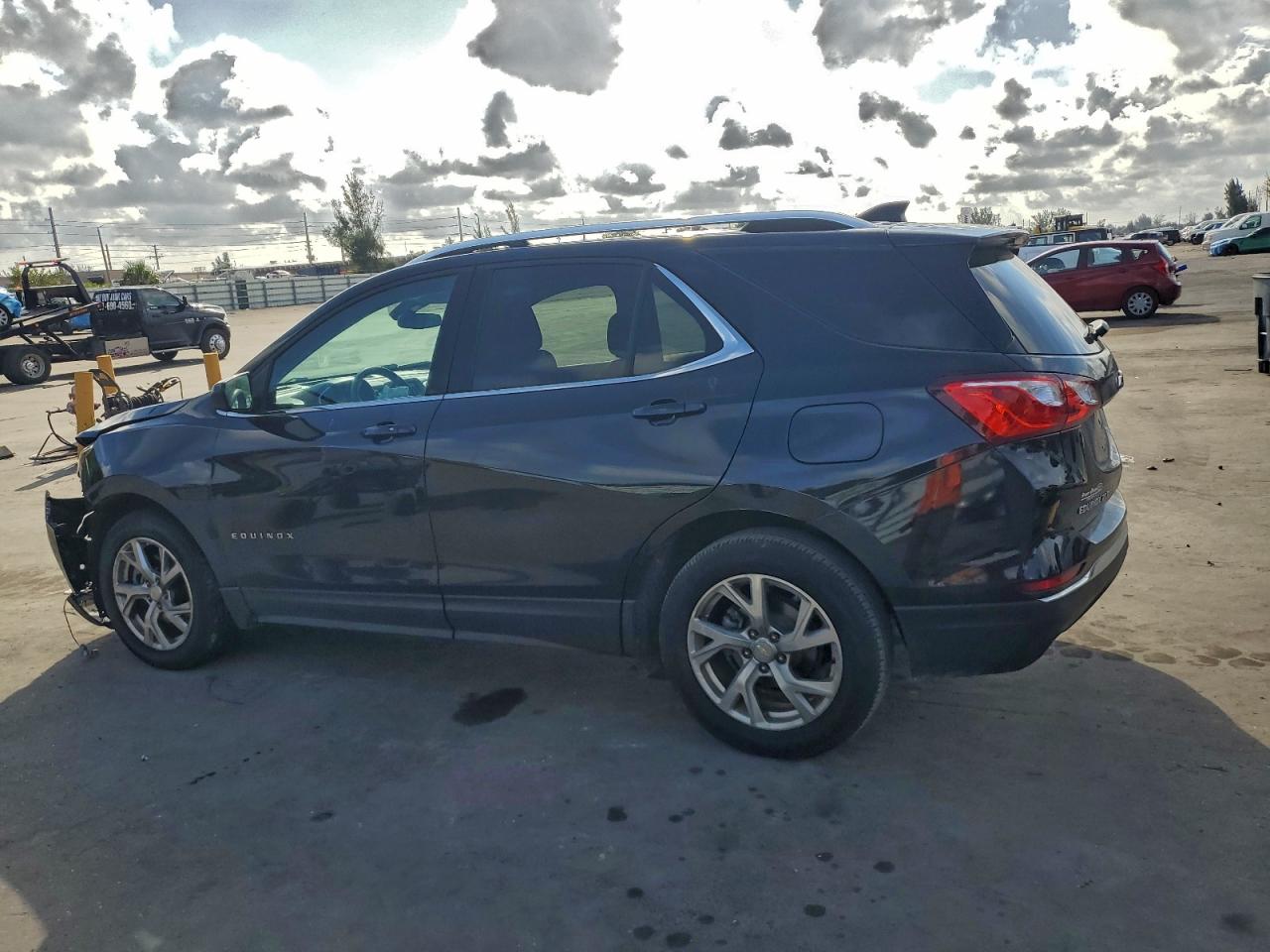 2020 CHEVROLET EQUINOX LT photo 2