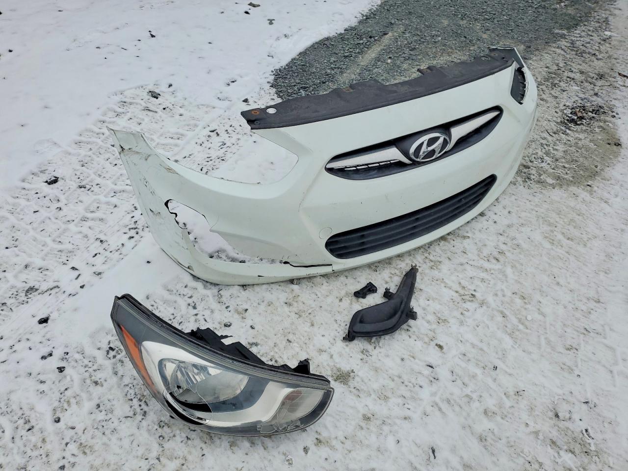 2012 HYUNDAI ACCENT GLS photo 23