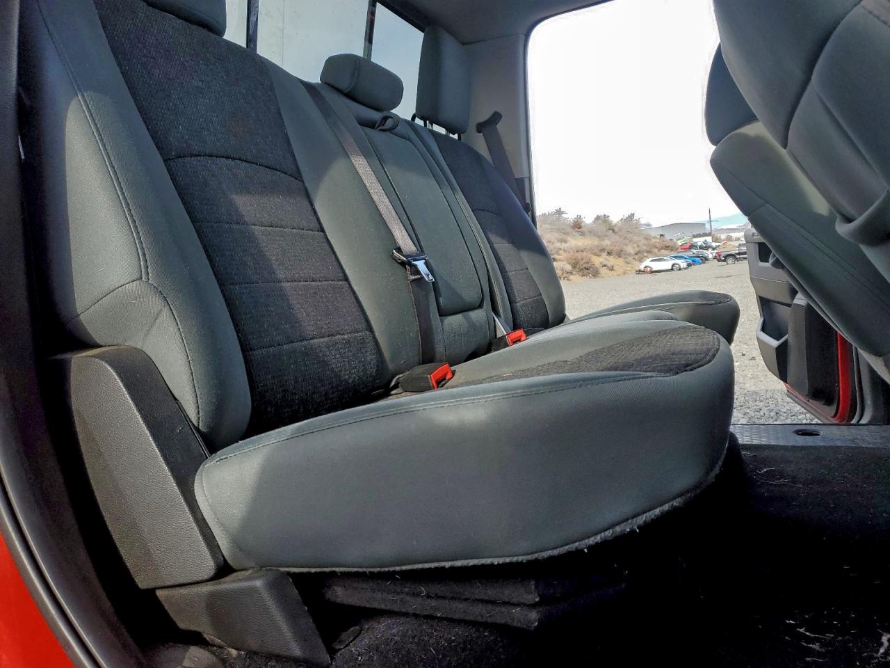 2019 RAM 1500 CLASSIC SLT photo 28